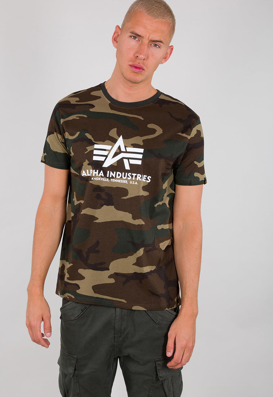 Alpha Industries Basic T-Shirt Herren – Camo-Logodruck